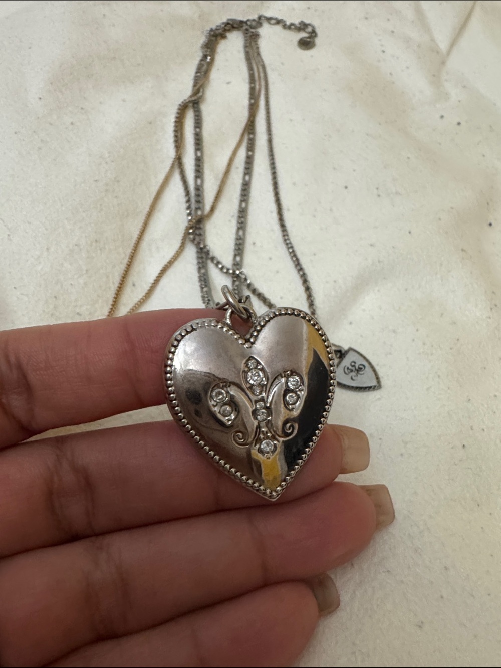 Juicy Couture Silver Tone Layered Heart Pendant Necklace - Picture 2 of 11